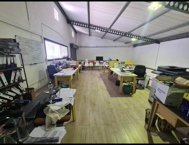 270.80M² WAREHOUSE TO LET IN MARCONI BEAM INDUSTRIA